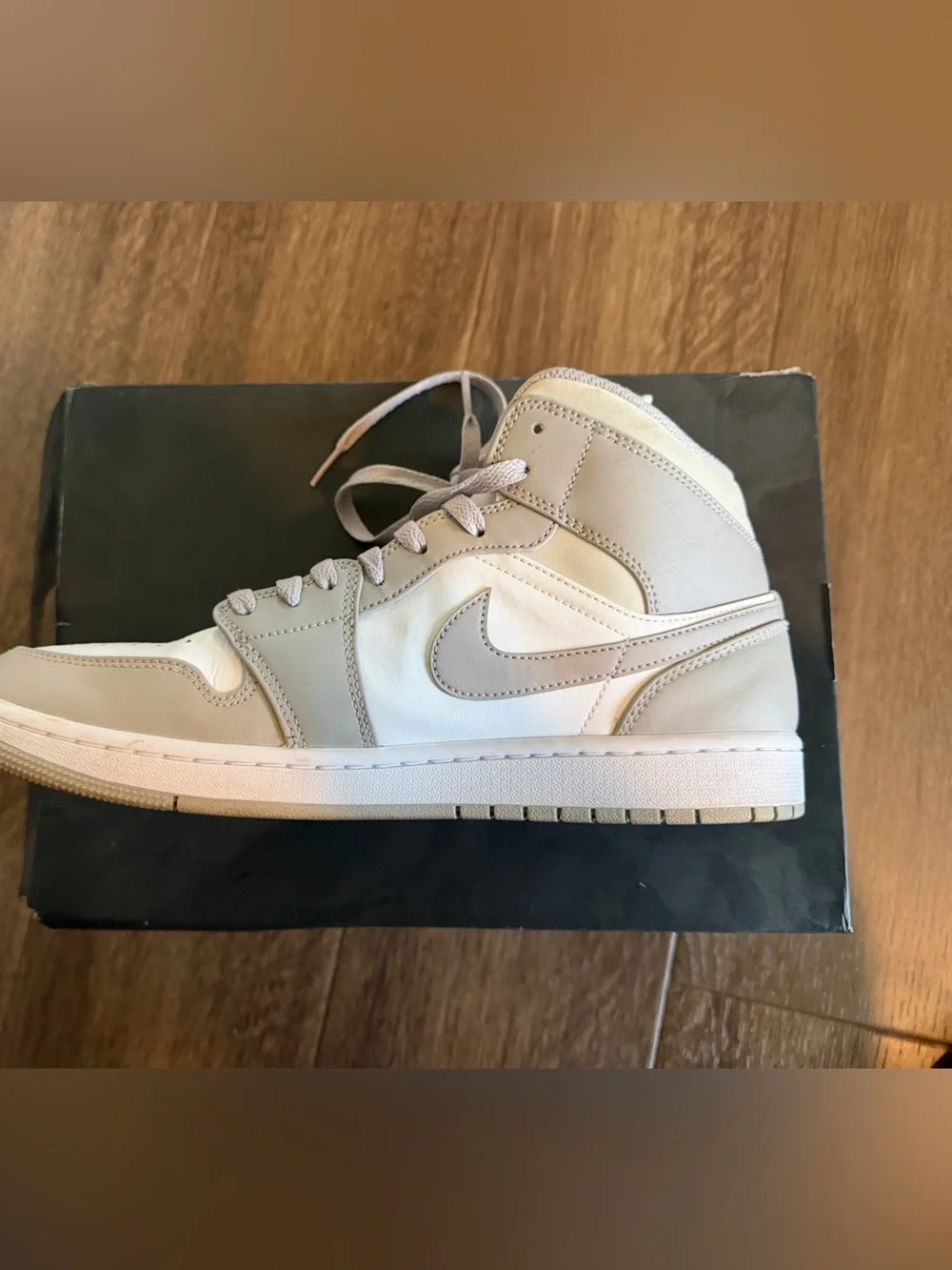 Nike Air Jordan 1 Mid College Grey/Light Bone White Size 11